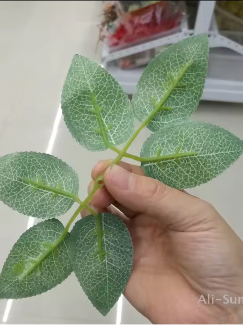 Green Artificial Leaf Stem - Realistic Veined Foliage bundle off 25 pieces